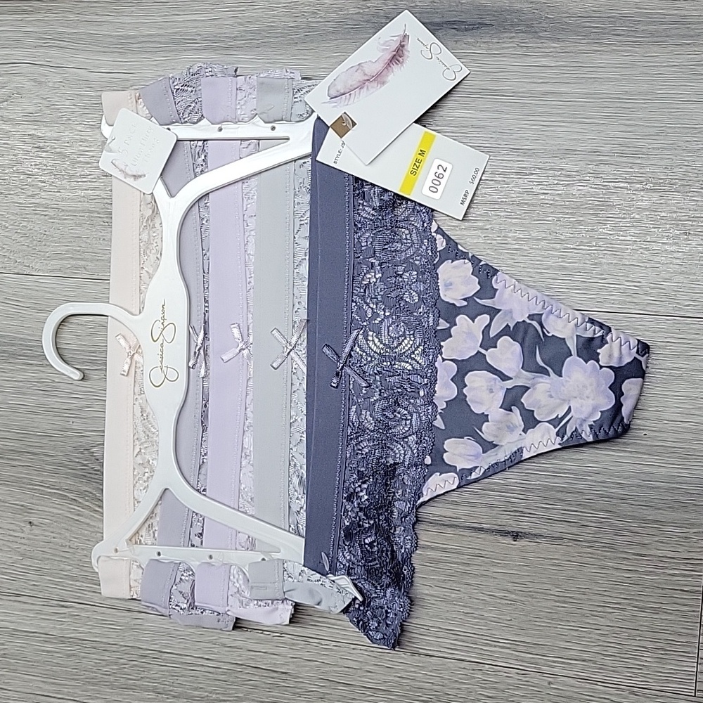 JESSICA SIMPSON THONGS.